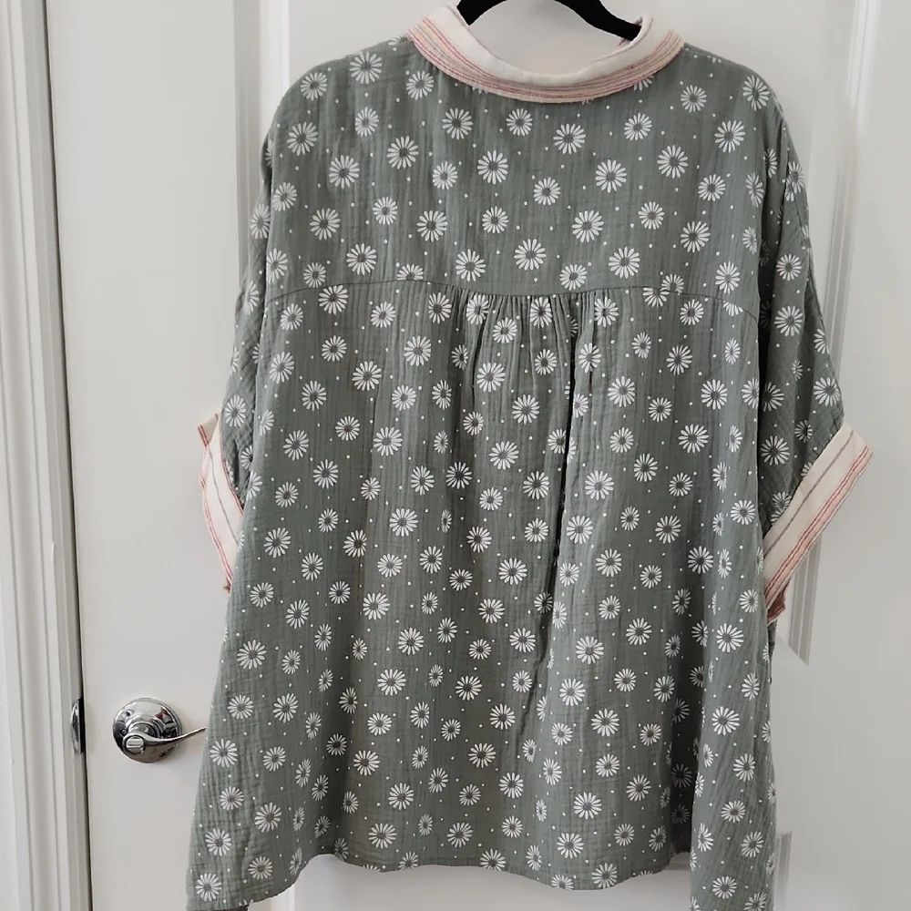 Easel Green Shirt with Striped Collar - Picture 4 of 4